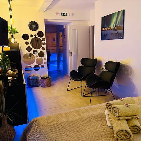 Sauna Studio Near Centre/Airport ปราก ภายนอก รูปภาพ